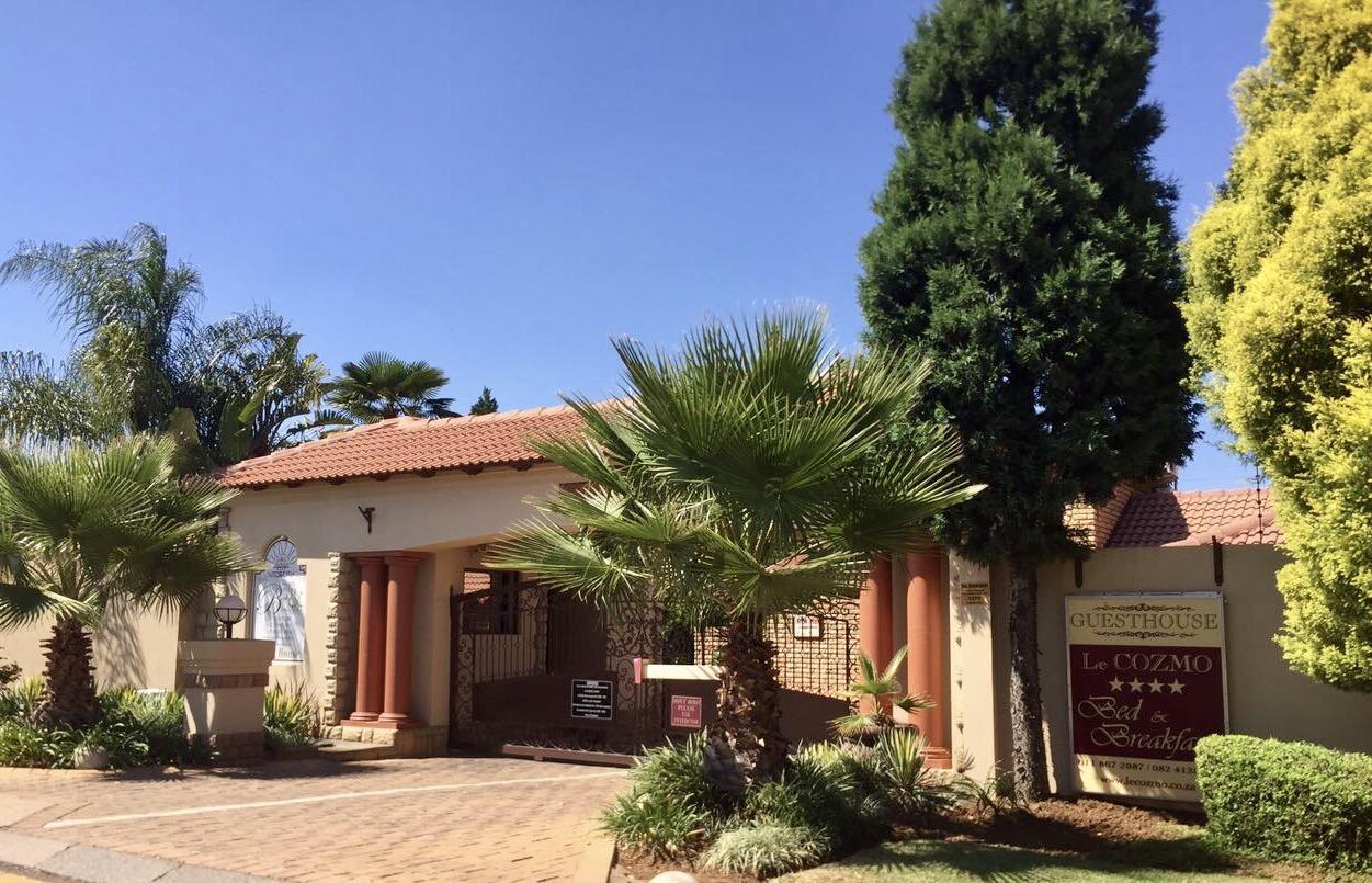 Le Cozmo Guesthouse Johannesburg Esterno foto